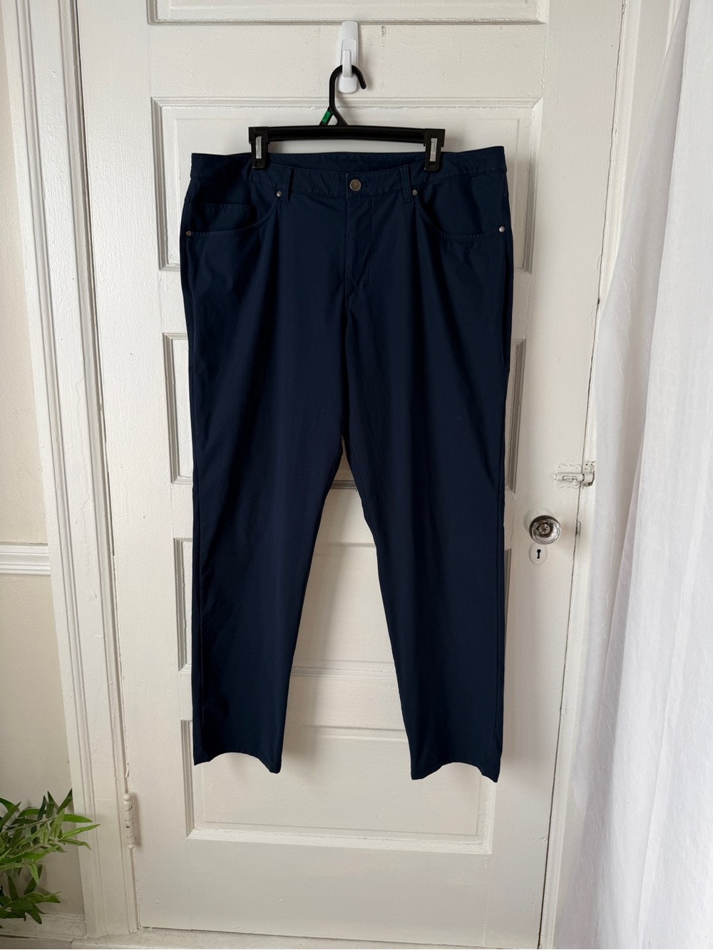 Lululemon ABC Classic Fit Pants Navy Blue Zip Security Pocket Men’s 38 Athletic